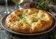 Focaccia med vin og ost serveret