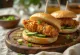 Sprøde bao buns med kylling serveret