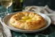 Focaccia med champagnedej serveret