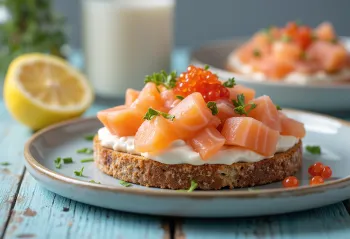 Skagenröra med laks, pyntet med dild og kaviar