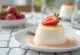 Prosecco panna cotta serveret