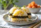 Onigiri med majsfyld, trekantede risboller med nori-tang