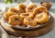 Pisang Goreng med kanelsukker, frisk og sprød stegt banan
