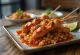Chilis satay, grillede kyllingespyd i chilisauce marinade