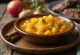 Kanel-mango-ingefærchutney serveret
