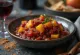 Mørkerød kanel-mango rødvins-chutney i glas